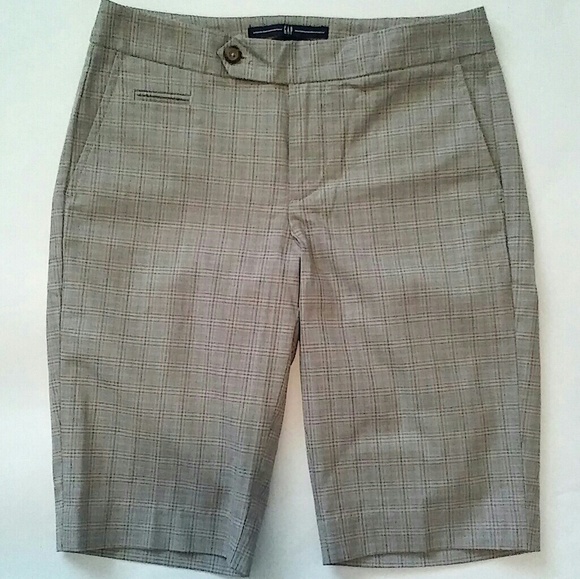 GAP Pants - GAP Bermuda shorts EUC💖 (size 0)
